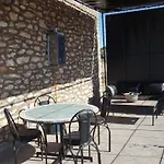 Studio En Pierres Traditionnelle